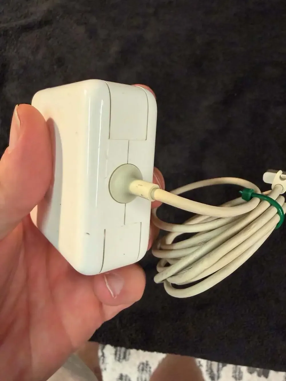 Apple 45W MagSafe 2 Power Adapter Model A1436 for MacBook Air tested